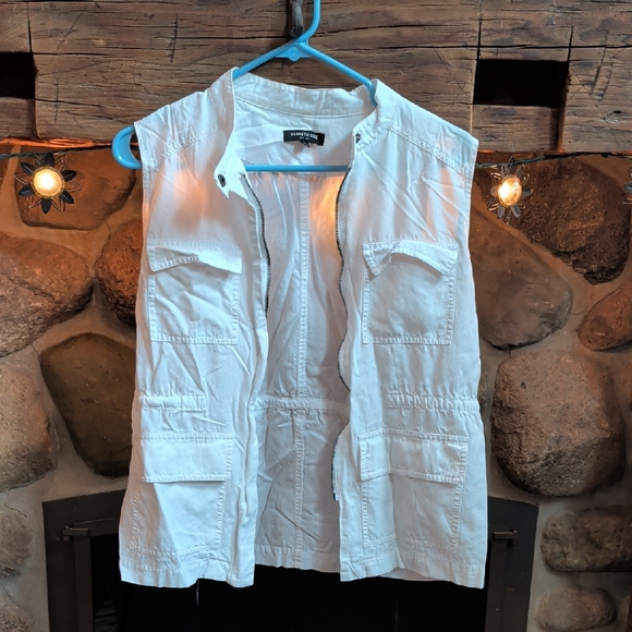 Kenneth Cole Jackets & Blazers - Kenneth Cole White Vest